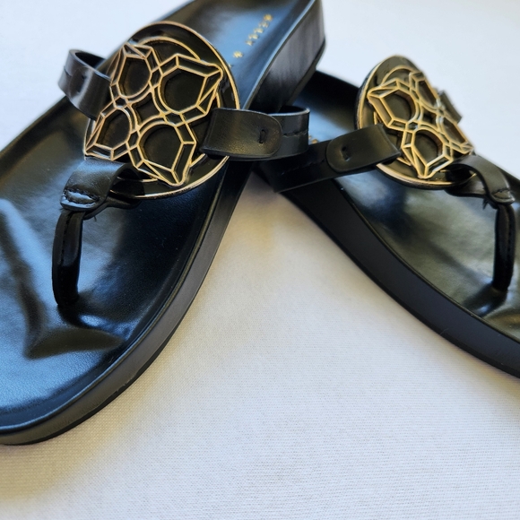 Kelly & Katie Sandals Sarine Black Gold Medallion Summer Beach 6 1/2 Medium - Picture 5 of 9